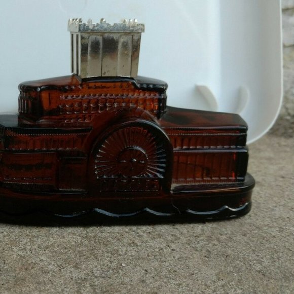 Vintage Avon "NATCHEZ Decanter Steamboat Glass - Picture 2 of 12